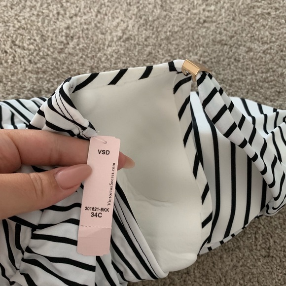 NWT Victoria’s Secret The Unforgettable One Piece - Picture 8 of 8